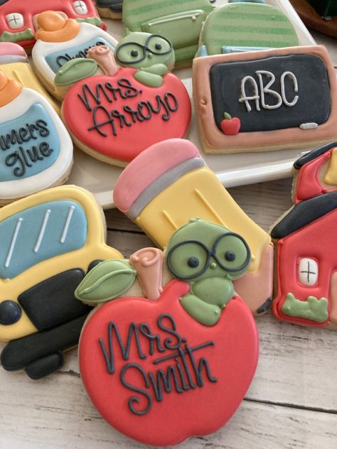 Teacher Graduation Cookies Decorated, Teacher Themed Cookies, Teacher Sugar Cookies, Graduation Cookies Decorated, Teacher Graduation Party, Teacher Cookies, Happy School, Teacher Graduation, Graduating Teacher