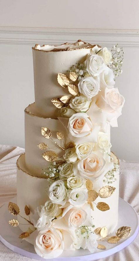 Rustic Romantic Wedding Cake, Wedding Cake Designs Elegant Gold, Champagne Wedding Cake, Wedding Cake Designs Elegant, White And Gold Wedding Cake, Fancy Wedding Cakes, Pretty Wedding Cakes, Wedding Anniversary Cakes, Decorative Cakes