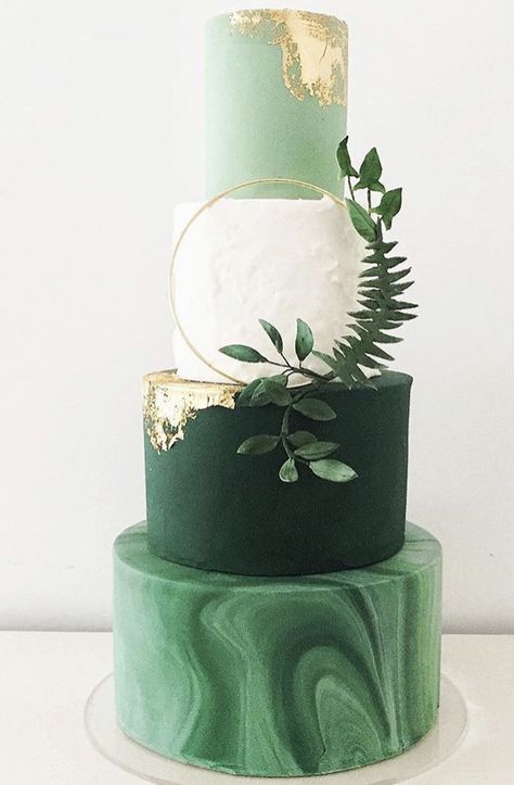 Green And Gold Wedding, Green Wedding Cake, Idee Babyshower, Green Cake, Emerald Green Weddings, Emerald Wedding, Future Wedding Plans, Wedding Cake Designs, Greenery Wedding