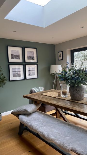 Green Grey Dining Room, Dining Room Wall Ideas Modern, Livingroom Color Ideas, Color Combination For Living Room, Green Dining Room Walls, Color For Living Room, Card Room Green, Dinig Room, Green Walls Living Room