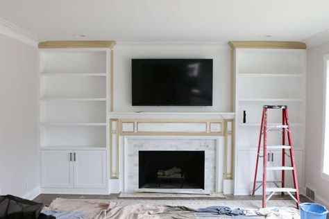 White Built Ins, Built In Bookshelves, Built In Around Fireplace, Fireplace Bookshelves, Built In Shelves Living Room, Living Room Built Ins, Fireplace Built Ins, Built In Cabinet, Decor Fireplace