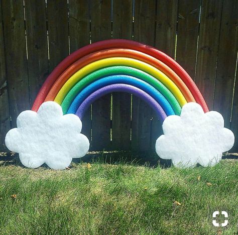 Pool Noodle Rainbow, Rainbow Theme Classroom, Noodle Crafts, Pool Noodle Crafts, Trolls Birthday Party, Rainbow Classroom, Diy Rainbow, Pool Noodle, Preschool Graduation