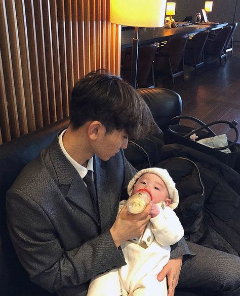 Father And Baby, Ulzzang Kids, Cute Asian Babies, Jung So Min, Korean Babies, Asian Kids, Foto Baby, Dad Baby