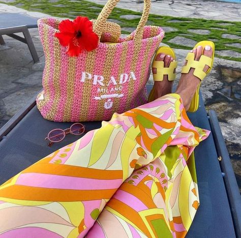 Hermes Oran Sandals Outfit, Summer Bags Beach, Beach Clubs, Rich Girl Lifestyle, Sandals Outfit, Malibu Barbie, Beachwear Fashion, Hermes Oran, Simple Trendy Outfits