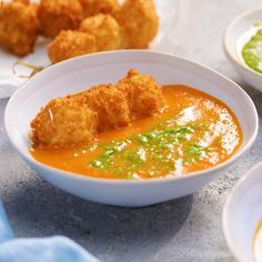 Good Soups, Mozzarella Balls, Gourmet Burger, Roasted Tomato Soup, Creamy Tomato Soup, Skewer Recipes, Tomato Basil Soup, Creamy Soup, Cheese Ball