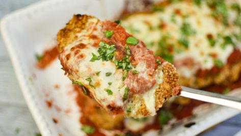 Skip the deep fry and bake your way to crispy veal parm in under an hour! This tasty meal will soon become a weeknight staple in your house. Veal Parm, Veal Parmesan Recipe, Easy Fresh Tomato Sauce, Veal Parmesan, Veal Cutlet, Veal Recipes, Parmesan Recipes, Deep Fry, Tasting Table