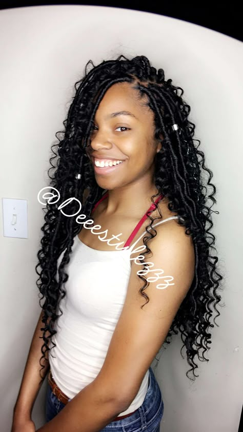 ✨@Glixycarti✨ Black Womens Hairstyles, Hairstyles Weave, New Hairstyles, Faux Locs Hairstyles, Boho Braids, Locs Hairstyles, Box Braids Hairstyles, Different Hairstyles, Crochet Hair Styles