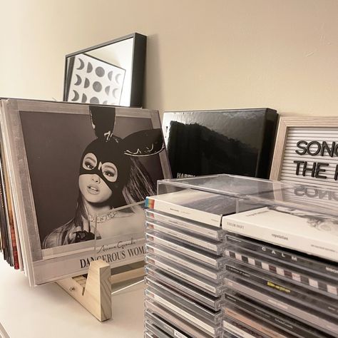 that dangerous woman by ariana grande vinyl has the most aesthetically pleasing cover of all the records I have Dangerous Woman Vinyl, Ariana Vinyl, Ariana Grande Room, Ariana Grande Vinyl, Ariana Grande Cd, Ariana Grande Fake, Ariana Merch, Cd Aesthetic, Ariana Grande Album