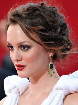 Leighton Meester Red Carpet Hair. i couldn't ever pull this off.. but blair.. Blair Waldorf Hairstyles, Leighton Meester Hair, Red Carpet Hair, Olga Kurylenko, Bridal Hair Inspiration, Ball Hairstyles, Soft Dramatic, Leighton Meester, Hairstyle Look