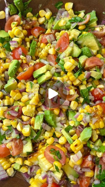 Kirrily Edwards on Instagram: "grilled corn & avocado salsa 🌽🥑

This is such a yummy side dish or snack! I served it with prawn tacos and it was amazing…it would also be perfect served with corn chips 😍

Ingredients:
500g sweet corn
2 avocados, diced 
1 punnet of cherry tomatoes, diced
1 red onion, diced 
A handful of coriander, finely chopped 

Dressing:
Juice of 1 lime 
A good drizzle of olive oil
Flaky sea salt 

Method:
Add some olive oil to a pan and heat to medium high. Add the corn and cook until golden on each side. 
Cut the corn off the cob and add to a large salad bowl along with the remaining ingredients. 
Mix, serve and enjoy! 

#sidedish #sidesalad #salsarecipe #salsa #cornsalsa #easyrecipes #healthyrecipes #healthysalad #saladrecipes #saladlover #saladideas" Prawn Tacos, Corn Off The Cob, Corn Avocado, Corn Salad Recipes, Large Salad, Lime Vinaigrette, Food Summer, Plant Based Cookbook, Summer Corn Salad