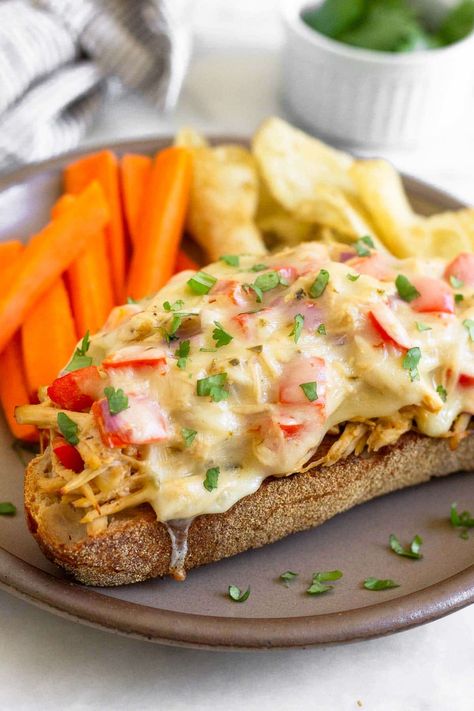 20-Minute Chicken Salad Melt - Eat the Gains Chicken Salad Melt Sandwich, Chicken Salad Melt, Mediterranean Lunches, Lunch Stuff, Bread Chicken, Hot Sandwiches, Healthy Tuna Salad, Minute Chicken, Chicken Melts