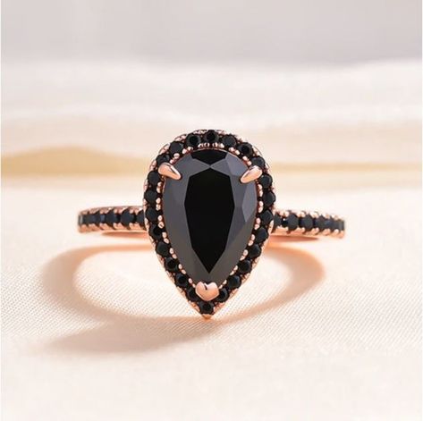 Check out this item in my Etsy shop https://www.etsy.com/in-en/listing/1150156551/22-carat-halo-pear-cut-simulated-black Rose Gold Halo Engagement Ring, Eternity Engagement Ring, Black Diamond Engagement Ring, Pear Halo, Pear Cut Ring, Black Diamond Engagement, Unique Roses, Black Diamond Ring Engagement, Halo Setting