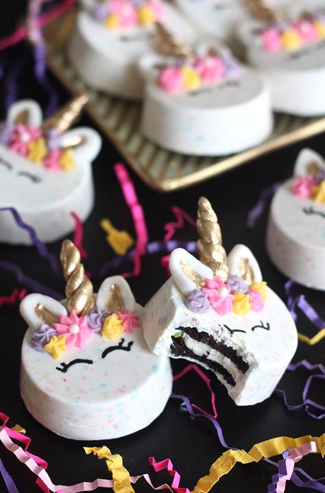 Unicorn Cake Balls, Unicorn Oreos, Unicorn Cakesicles, Unicorn Baking, Cute Unicorn Cake, Unicorn Sweets, Unicorn Cake Pops, Candy Melt, Kue Macaroon