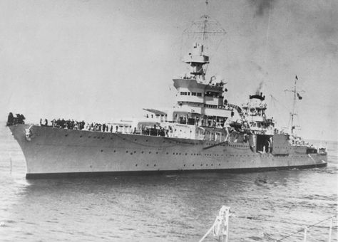 Uss Indianapolis, Heavy Cruiser, Us Navy Ships, Creepy Pictures, Naval History, Cnn News, History Projects, Navy Ships, Hiroshima