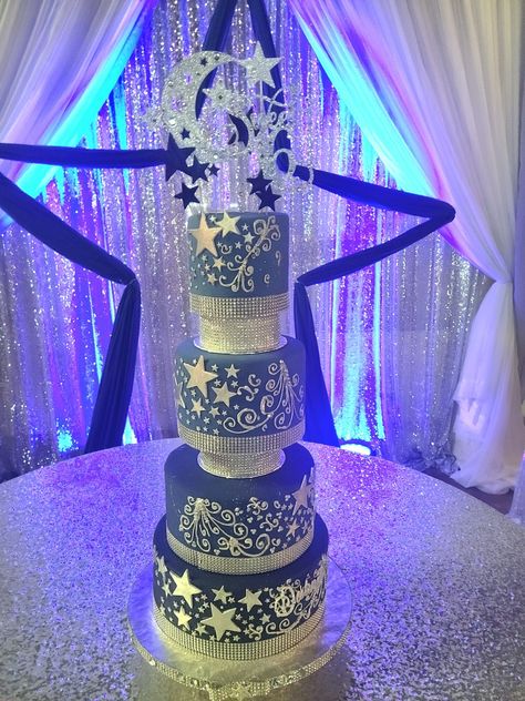 Cake Quince, Cake With Lights, Quince Cakes, Quince Cake, Sweet Sixteen Cakes, Star Cake, Quinceanera Themes, Yummy Foods, Sweet Sixteen