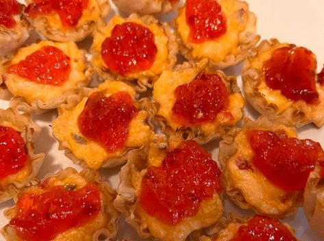 Phyllo Cups, Pimento Cheese Recipes, Holiday Appetizers Easy, Jelly Cups, Holiday Appetizers Recipes, Holiday Appetizer, Holiday Party Foods, Easy Salmon Recipes, Appetizers Easy Finger Food