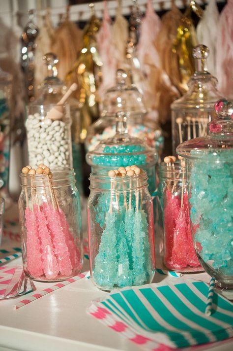 Quinceanera Candy Table Ideas, Candy Table Ideas, Buffet Dessert, Candy Decor, Candy Bar Wedding, Buffet Ideas, Sweet 16 Birthday Party, Coral Wedding, Dessert Buffet