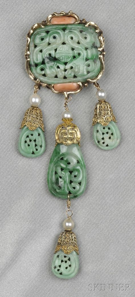 Jade and Coral Epaulette Jade Accessories, Coral Accents, Antique Jade, Chinese Jewelry, Chinese Jade, Jade Jewelry, Vintage Jewels, Traditional Jewelry, Art Deco Jewelry