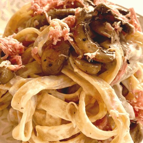 Ham And Mushroom Pasta {With Cream Cheese Sauce} 20 Minute Meals Healthy, Ham And Mushroom Pasta, Clean Eating With Kids, Cream Cheese Pasta, Cream Cheese Sauce, Dinner Recipes Healthy Family, Fast Dinner, Healthy Weeknight Meals, Healthy Family Dinners