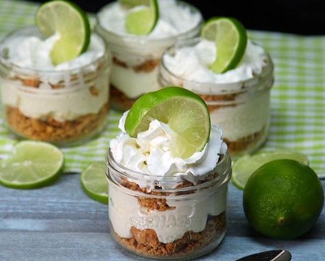 Mason Jar Desserts, Whoopie Pie, Mince Pie, Dessert In A Jar, Mason Jar Meals, Whip Cream, Small Desserts, Meals In A Jar, Lime Pie