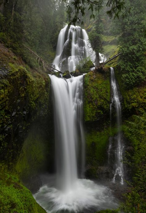 15 must-see Falls in Washington State Washington Waterfalls, Washington Road Trip, Travel To, Pacific Northwest Travel, Washington State Travel, Washington Hikes, Washington Travel, Falls Creek, Vacation Places