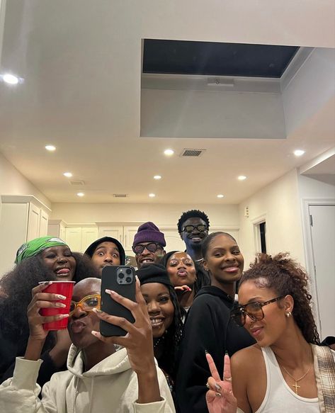 Making Friends Aesthetic Black, Girl Friends Aesthetic Black, Black People Vision Board, Healthy Friendship Aesthetic Black, New Friends Vision Board, Best Friends Male And Female Friendship, Meeting New People Aesthetic, Friendship Astethic, Friend Group Pictures Black