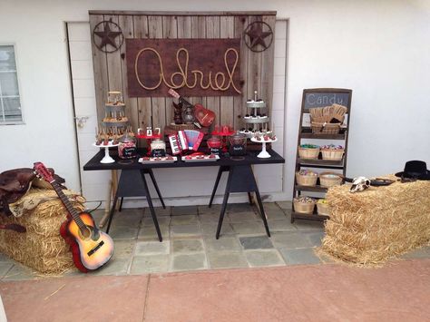 Western Theme Party Decorating Ideas, Cowboy Birthday Party Decorations, Baptism Party Decorations, Cowboy Theme Party, Prince Birthday Party, Western Birthday Party, Farm Themed Birthday Party, Adult Party Themes, Cowboy Baby Shower