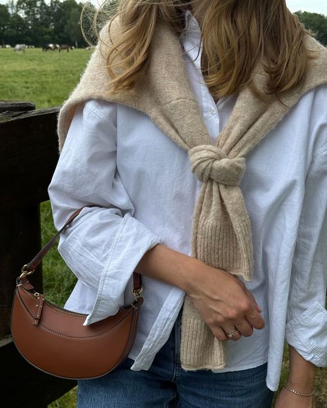 Fall Countryside Aesthetic, Countryside Life Aesthetic, Thrifty Outfits, Berries Aesthetic, English Countryside Aesthetic, Aesthetic Countryside, Americana Outfits, European Outfits, Countryside Aesthetic