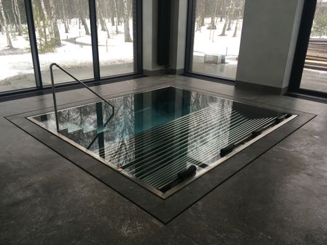 Hydromassage pool with a lounger Whirpool Outdoor, Small Indoor Pool, Steel Pool, Jacuzzi Room, Sunken Hot Tub, Indoor Jacuzzi, Indoor Hot Tub, Home Spa Room, Inside Pool