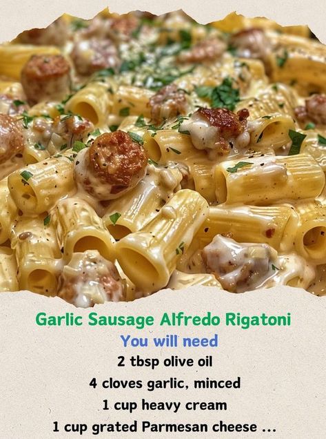 Garlic Sausage Alfredo Rigatoni... - Alexander's Recipes Alfredo Rigatoni, Sausage Alfredo, Skinless Chicken Breast Recipes, Bbq Meatballs, Chicken Parmesan Pasta, Rigatoni Pasta, Chicken Pasta Bake, Dump Meals, Points Recipes