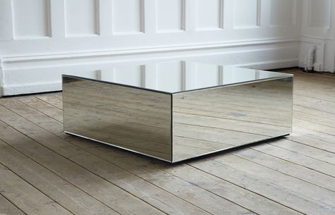 Square coffee table made entirely of mirrored glass. Mirror Table Design, Mirrored Sofa Table, Glass Coffee Table Decor, Espresso Coffee Table, Square Glass Coffee Table, Sofa Table Decor, Modern Square Coffee Table, Round Glass Coffee Table, Acrylic Coffee Table