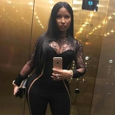 nicki minaj mirror selfie. Nicki Minaj, Mirror, Instagram