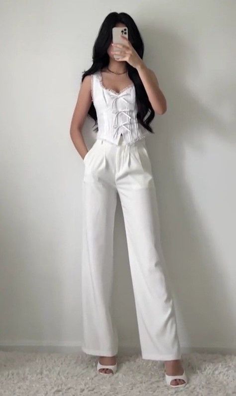 White Bday Outfit, All White Aesthetic Outfit, Fitsandbits Outfits, White Aesthetic Outfit, White Outfit Aesthetic, White Clothes, White Outfit, Fancy Outfits, Edgy Outfits