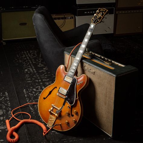 #ThrowbackThursday to this beautiful Gibson ES-335 prototype we had in our vaults for quite some time until recently. How did we get our hands on such a prototype Gibson ES-355 from 1958? Learn all about the story of this historic guitar on the Soundboard Blog today or shop the latest Vintage & Used gear arrivals at CME! Retro Studio, Gibson Es 335, Gibson Es, Nashville Music, Gibson Guitar, Gibson Custom Shop, Stringed Instruments, Guitar Gear, Gibson Guitars