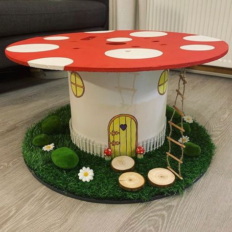 Electric Cable Spool Ideas, Reel Table Ideas, Cable Reel Tables, Electrical Reel Ideas, Cable Reel Ideas, Mini Cable Reel Ideas, Cable Drum Ideas Eyfs, Cable Reel Fairy Garden, Eyfs Cable Reel Ideas