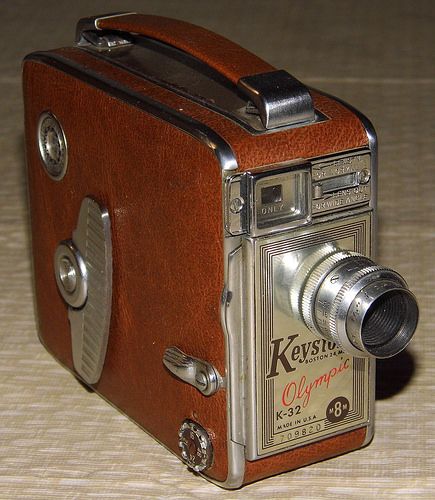 Vintage Keystone 8mm Movie Camera, Model K-32 Olympic, Light & Compact, Made In USA, Circa 1950. Analog Life, Film Equipment, Vintage Film Camera, Antique Cameras, Vintage Props, Retro Gadgets, Classic Camera, Old Cameras, Retro Camera