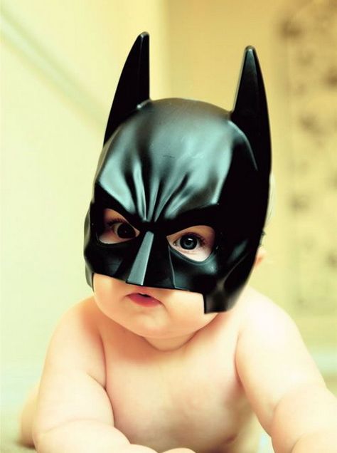 You merely adopted the dark. This kid was born in it. | 33 Kids Who Are Gonna Grow Up To Be Just Fine Baby Batman Costume, Nerd Baby, Baby Batman, Batman Costumes, I Am Batman, Im Batman, Anais Nin, Baby Costumes, Batgirl