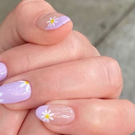 Rapunzel Nails, Tangled Nails, Frozen Nail Art, Frozen Nails, Drawing Flowers, Hand Drawing, Purple Nails, Rapunzel, Flower Drawing