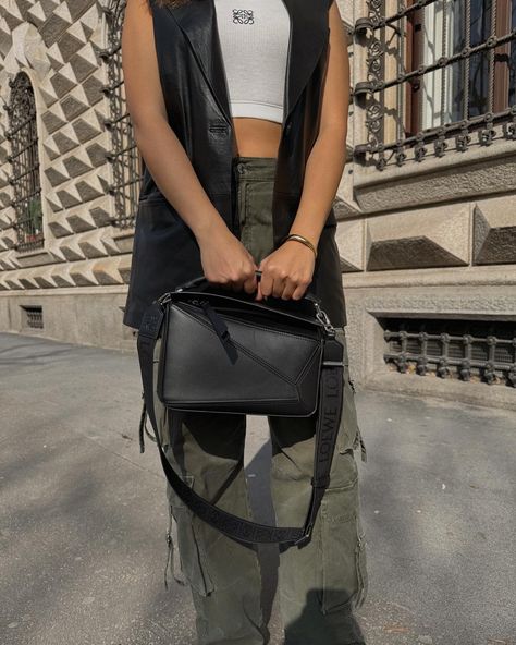 Doubling up on sass and style with the iconic Loewe Puzzle Bag and Gate Small. Because one bag is simply not enough! 💁‍♀️👜 #BagGoals #LoeweLove 🔎: fashion, luxury, accessories, statement piece, designer bags, classics bags. Loewe Bag Puzzle, Loewe Logo, Loewe Puzzle Bag, Loewe Puzzle, Puzzle Bag, Milan Street Style, Loewe Bag, Double Up, Summer Is Coming