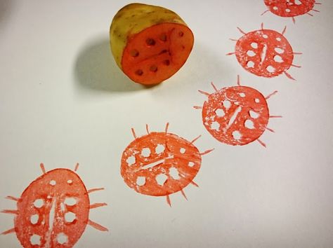 Potato Potato Crafts For Kids, Potato Stamping Art, Potato Print Art, Potato Stamp Art, Potato Prints, Potato Art, Potato Stamps, Potato Printing, Potato Stamp