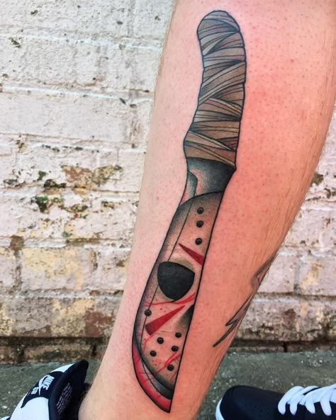 🅰🅻🅴🆇 🅱🅰🅲🅷 🖕🏻 on Instagram: “Such a good day today. Loved doing this one. #tattoo #tattooed #tattooart #tattooedguys #fridaythe13th #fridaythe13thtattoo #jasonvoorhees…” Jason Knife Tattoo, Machetes Jason Tattoo, Friday The 13th Tattoo Jason, Friday 13th Tattoo Flash, Jason Mask Tattoo, Jason Voorhees Tattoo, Scary Tattoo Ideas, Edward Scissorhands Tattoo, Jason Tattoo