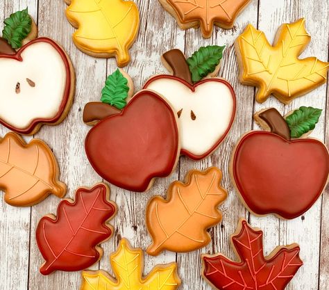 🍎 it’s apple season What’s your fav apple confection? 🤤🤤 #ohdoughamazingcookies #applecookies #fallcookies #decoratedsugarcookies #decoratedcookiesofinstagram Apple Decorated Cookies, Apple Cookies Decorated, Apple Cookies, Apple Season, Fall Cookies, Cookies Decorated, Sugar Cookies Decorated, Decorated Cookies, Cookie Decorating