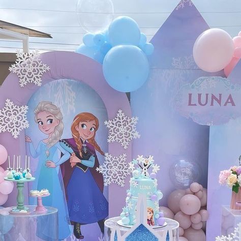 Frozen Theme Cake, Frozen Theme, Balloon Decor, October 23, Themed Cakes, Balloon Decorations, Birthday Ideas, Frozen, Balloons