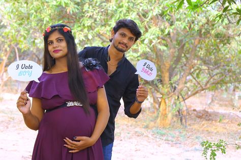 Photography shoot out door stills Seemantham Poses, God Bharai, Pregnancy Shoots, Shower Clothes, Mehendi Photography, Maternity Props, Shower Outdoor, Maternity Beach, Maa Image