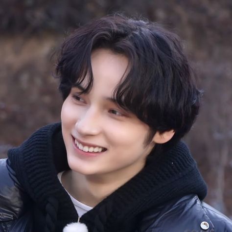 Huening Kai No Makeup, Huening Kai Without Makeup, Heuning Kai Smile, Huening Kai Smile, Heuning Kai, Smile Icon, Txt Hueningkai, Im Falling In Love, Hidden Love