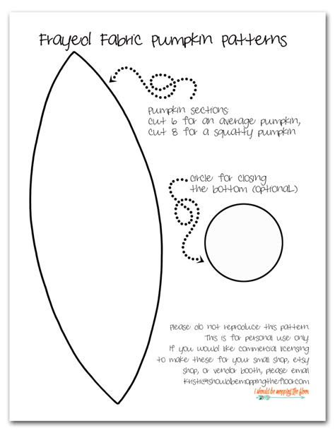 These easy fabric pumpkins have fun, outward frayed seams that give them a vintage, rustic look.  They're simple to make and budget-friendly, too. Easy Fabric Pumpkins, Pumpkin Sewing, Pumpkin Patterns Free, Moldes Halloween, Pumpkin Patterns, Fall Sewing Projects, Printable Fabric, Pumpkin Template, Fall Sewing