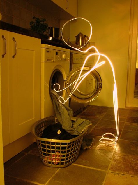 Painting with light photography Light Drawings Photography, Shutter Speed Light Photography, Paint With Light Photography, Drawing With Light Photography, Light Painting Ideas Photography, Painting With Light Photography Ideas, Light Drawing Photography, Picasso Light Painting, Reed Painting