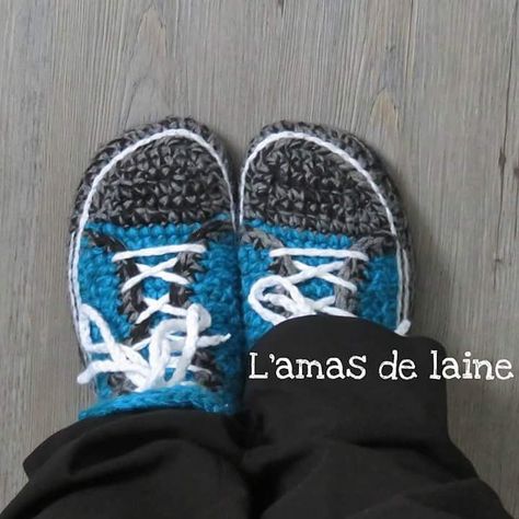 Simple Crochet Slippers crochet, crochet patterns, crochet patterns free, crochet hair styles, crochet projects, crochet blanket, crochet projects easy, #häkeln #haken #crochetpatterns #knittingpatterns #crochet Crochet Projects Easy, Slippers Crochet Pattern, Crochet Slipper Boots, Slippers Crochet, Crochet Patterns Free, Pick A Color, Moccasins Style, Sneakers Patterns, Simple Crochet