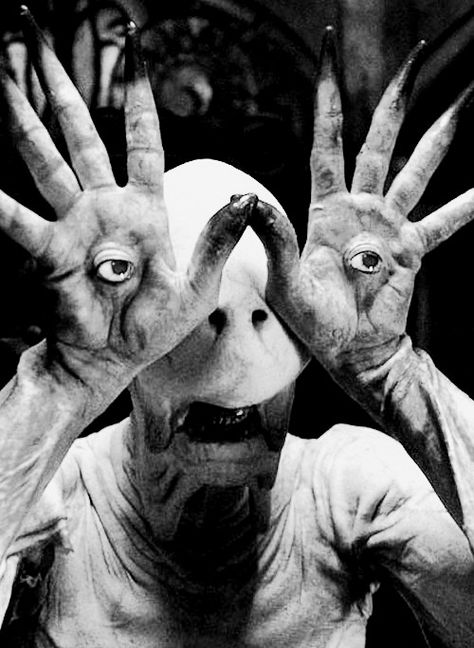 eyes on palms Pan's Labyrinth, Doug Jones, Genos Wallpaper, Crimson Peak, I Love Cinema, Movie Monsters, Scary Movies, The Villain, Great Movies