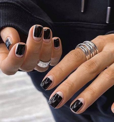 Black Elegant Nails Short, Dark Nail Trends, Long Nails Art, Spring Nail 2023, Nail 2023 Spring, Spring Nail Inspiration, 2022 Nails, Minimal Nails Art, Easy Nails